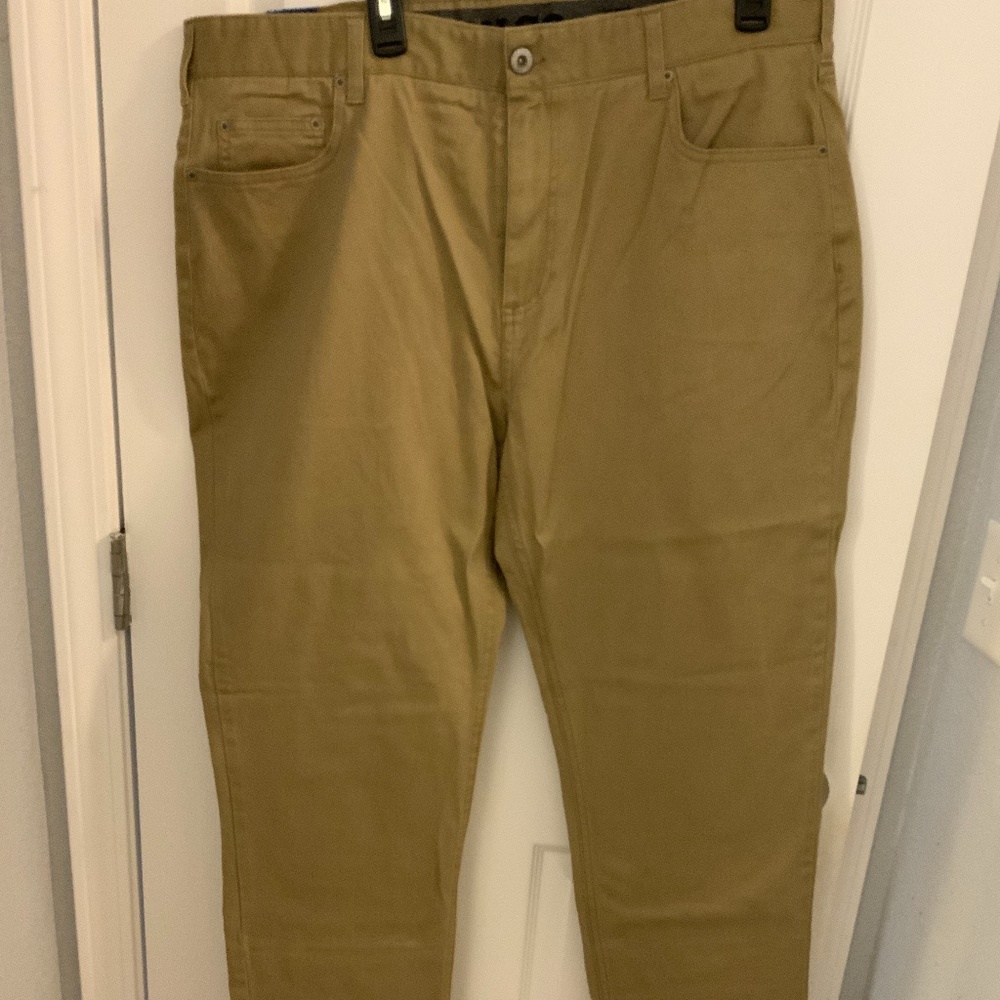 Men’s Khaki Pants